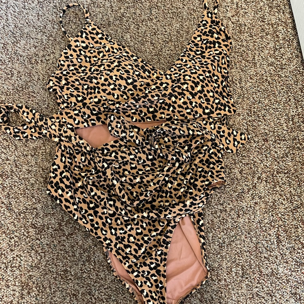 One piece Aerie Swimsuit—never worn. NWOT